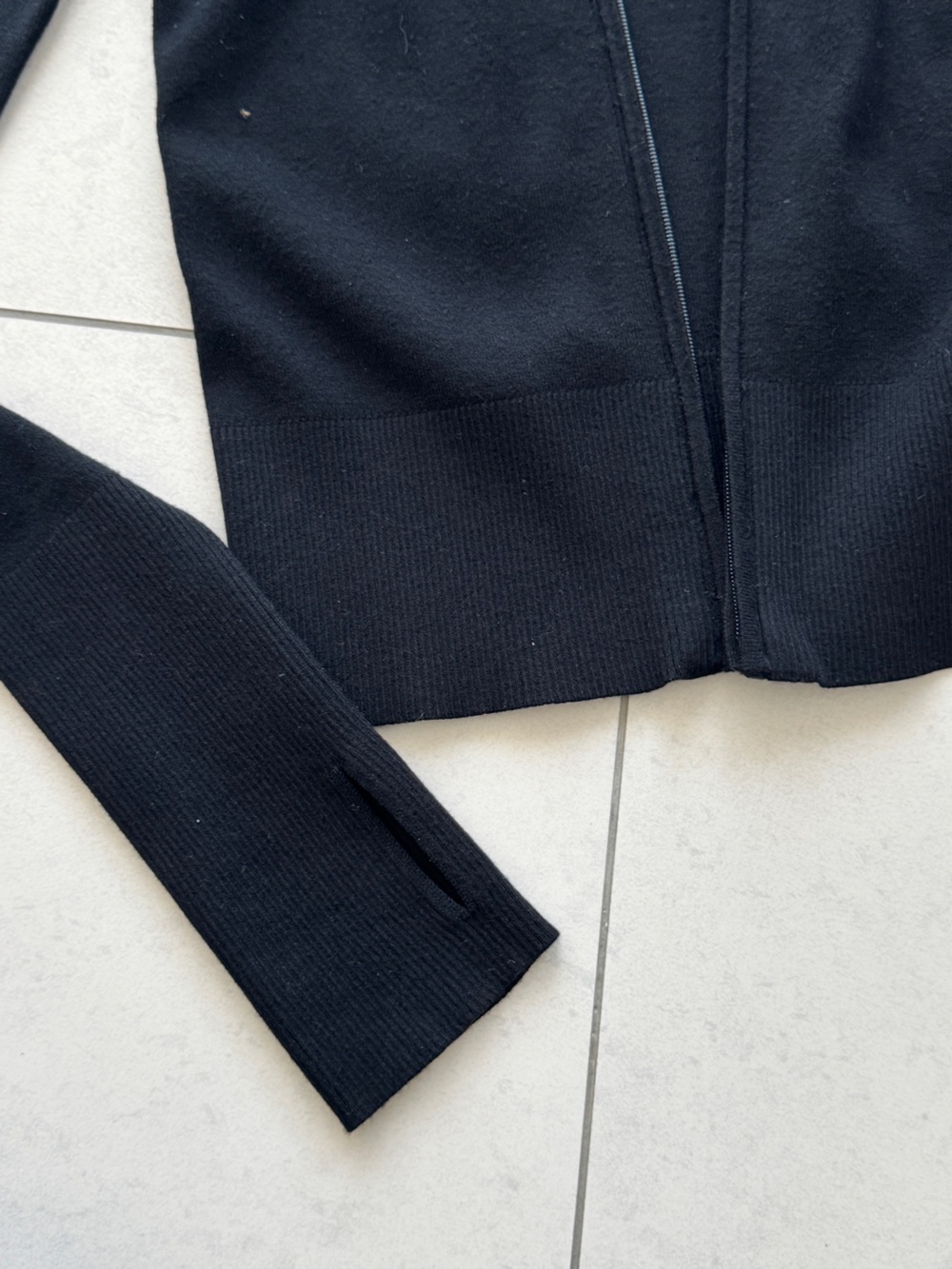 SUNDAY BEST zip up - Picture 2 of 4